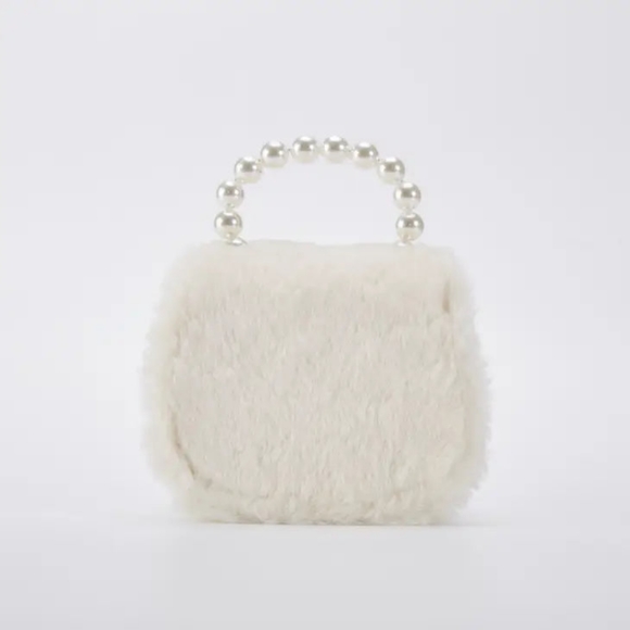 'Princess Charlotte' Cream Purse - Picture 3 of 5